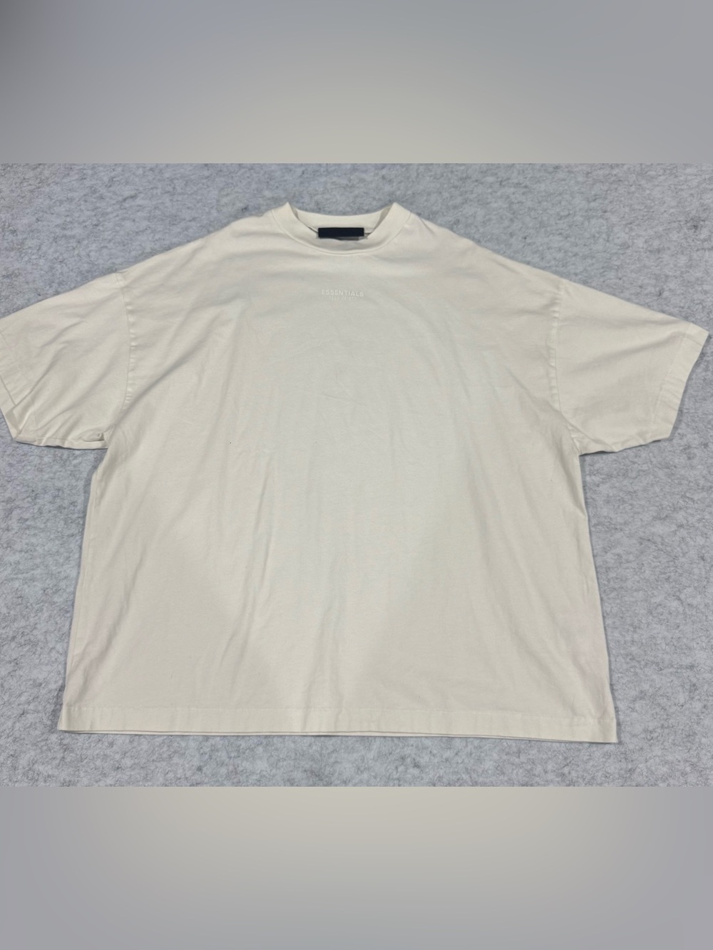 Fear of God Essentials T-Shirt Men’s Medium Cream Oversized Short Sleeve Tee New